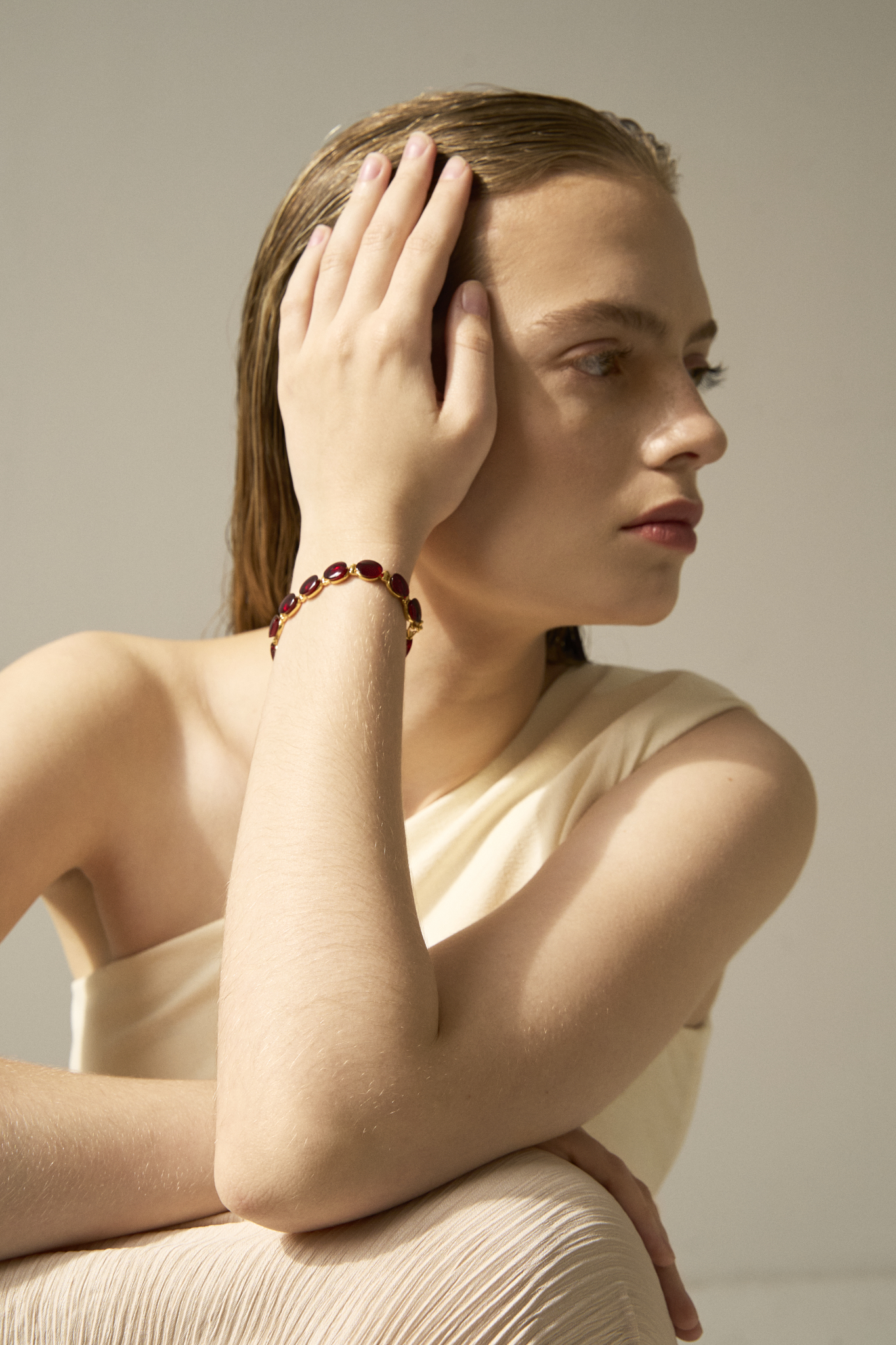 Carmen gold bracelet with red amber