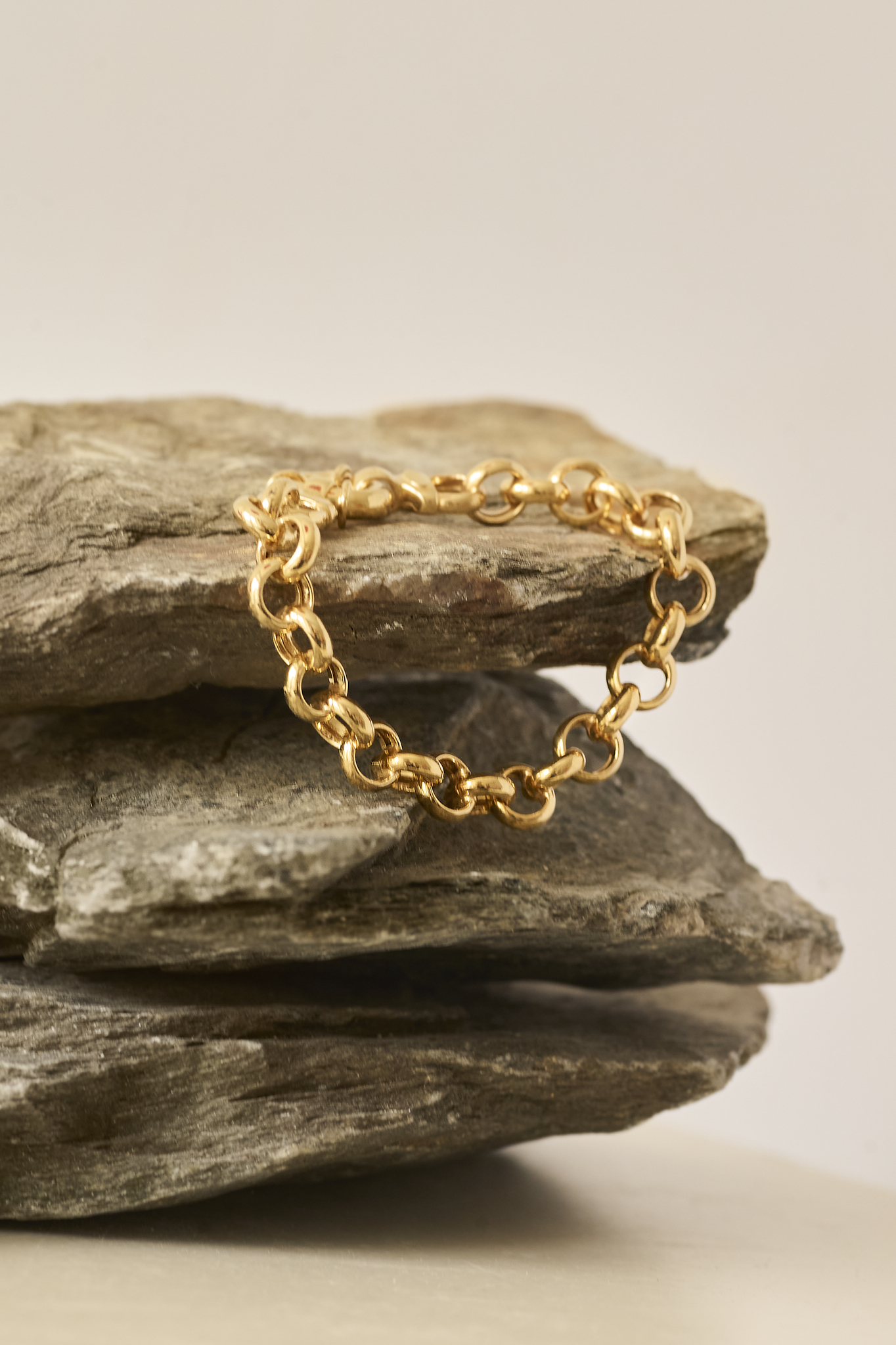 Gold chain bracelet